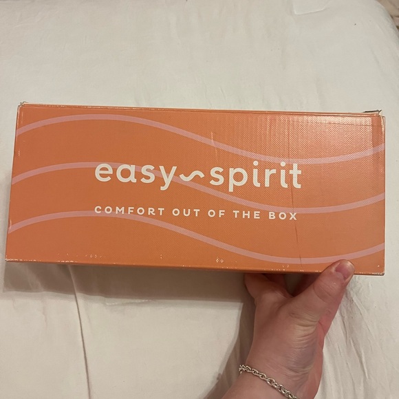 Easy Spirit Flower Flats - Picture 8 of 8